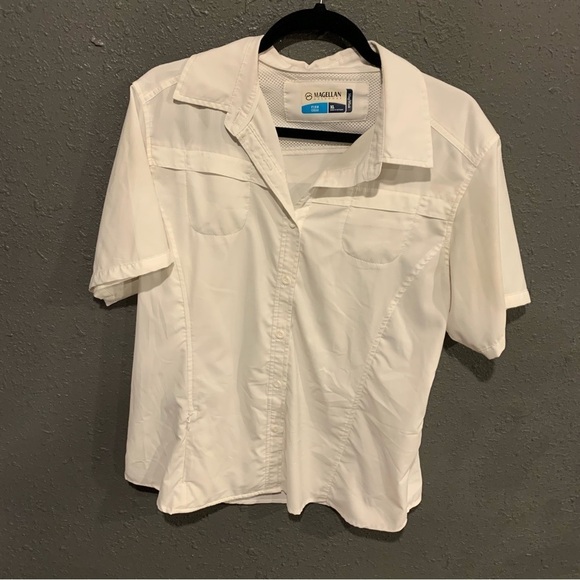 Women’s Magellan Fish Gear Button Down Shirt - Picture 1 of 6